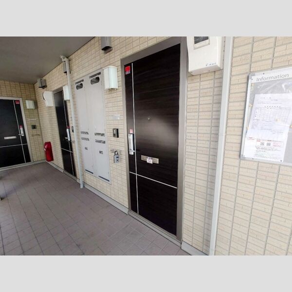 エントランス (エントランス)