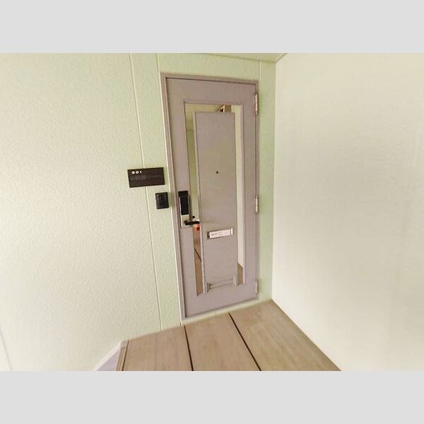 エントランス (エントランス)