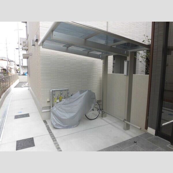 現地周辺 (駐輪場)