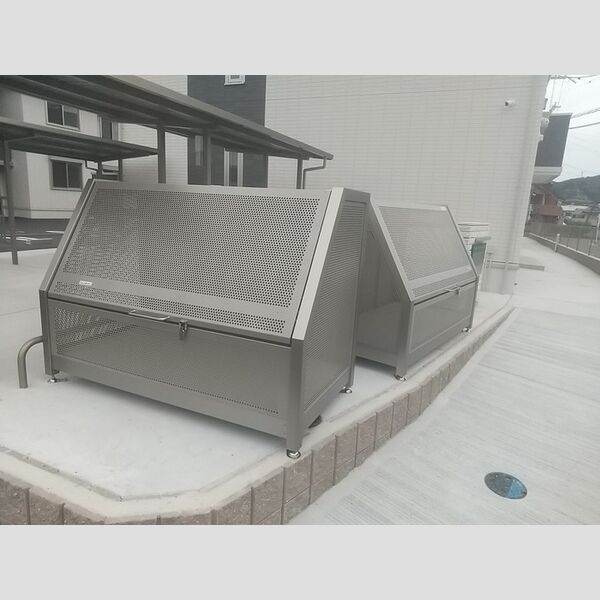 現地周辺 (ゴミBOX)