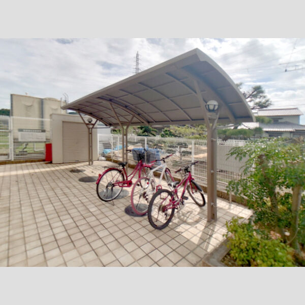 現地周辺 (駐輪場)