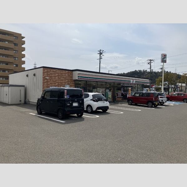 現地周辺 (セブンイレブン和歌山塩屋1丁目店(365m))
