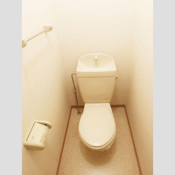 トイレ (トイレ)