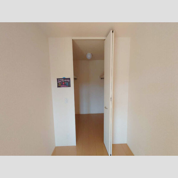 収納 (ウォーキングクローゼット)