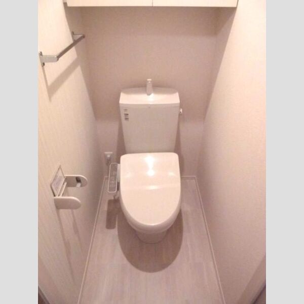 トイレ (トイレ)