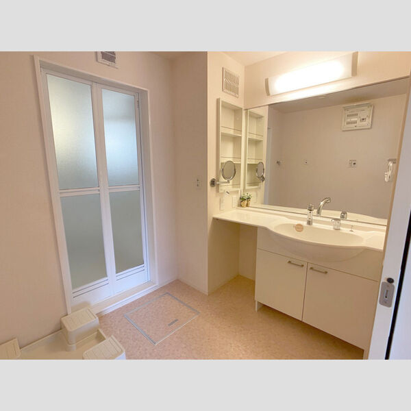 洗面所 (洗髪洗面化粧台)