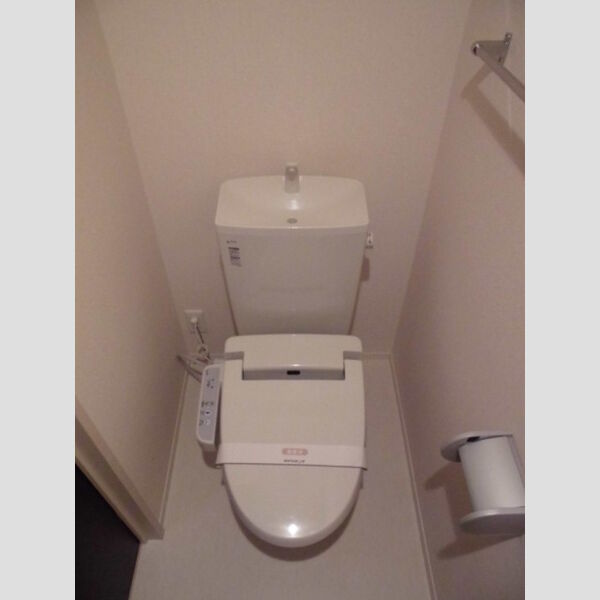 トイレ (温水洗浄暖房便座)