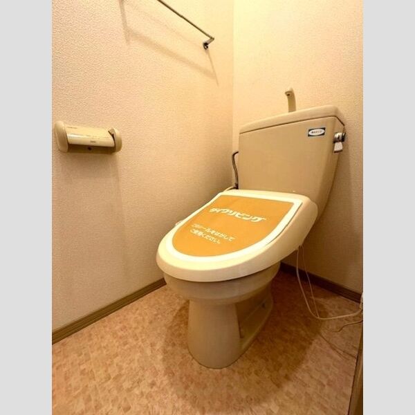 トイレ (トイレ)