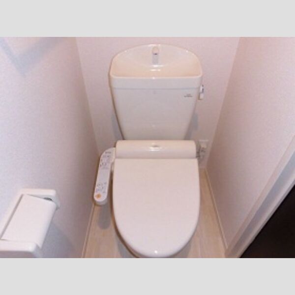 トイレ (トイレ)