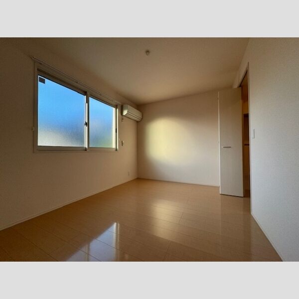 居室・リビング (寝室)