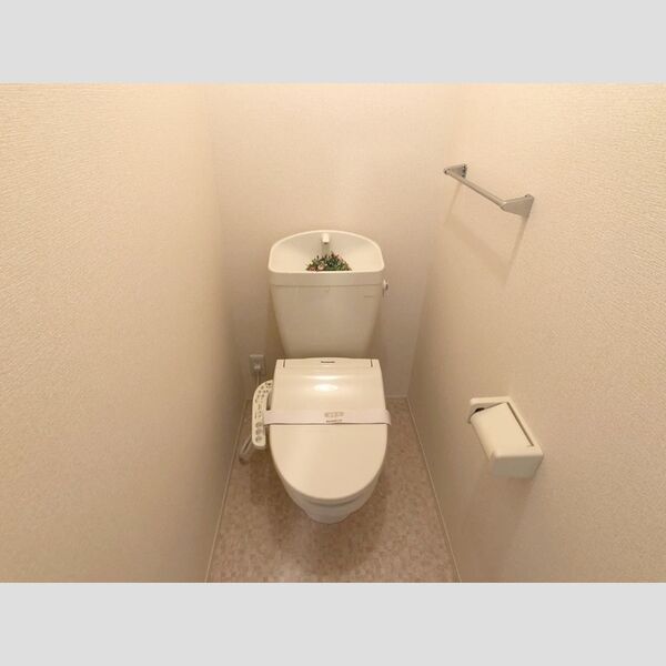 トイレ (温水洗浄便座)