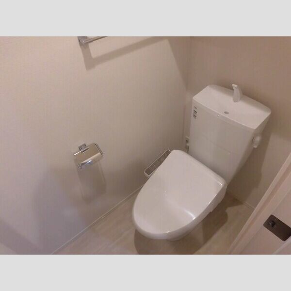 トイレ (温水洗浄暖房便座)