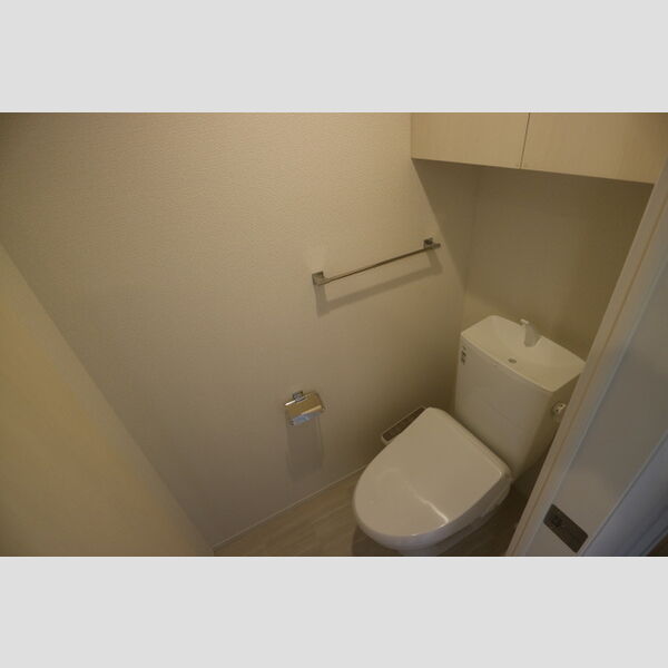 トイレ (トイレ)
