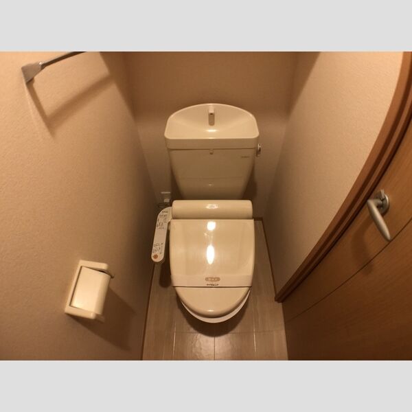 トイレ (温水洗浄暖房便座)