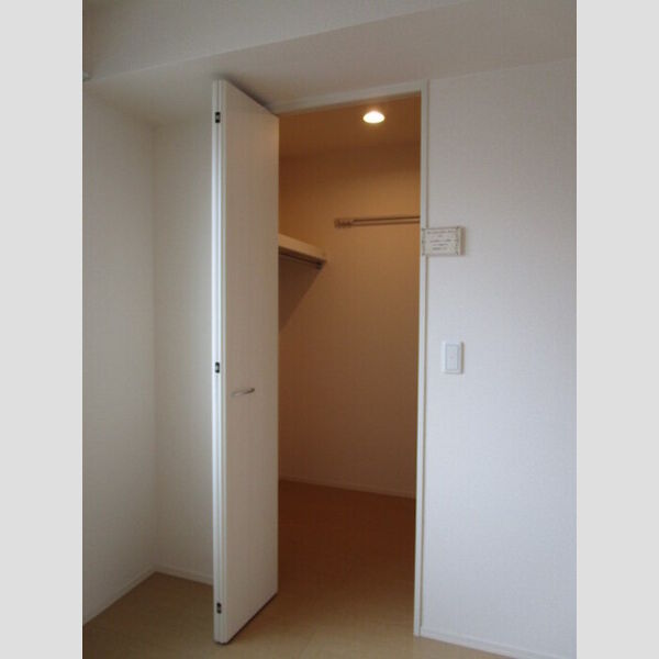 収納 (洋服が多い方へのウォークインクローゼット♪)