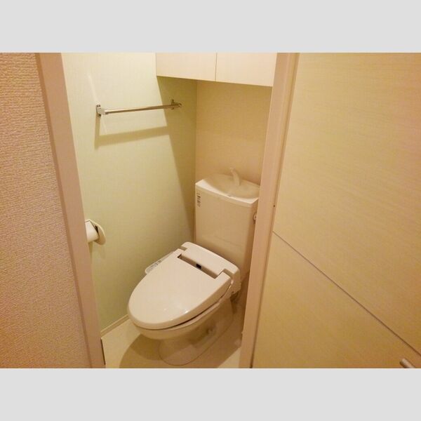 トイレ (温水洗浄便座)