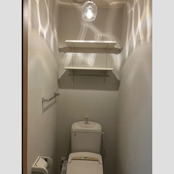 トイレ (トイレ)