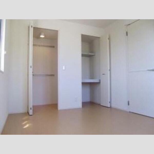 収納 (北側洋室の雰囲気です。(収納・ワンステップクローゼット付☆))