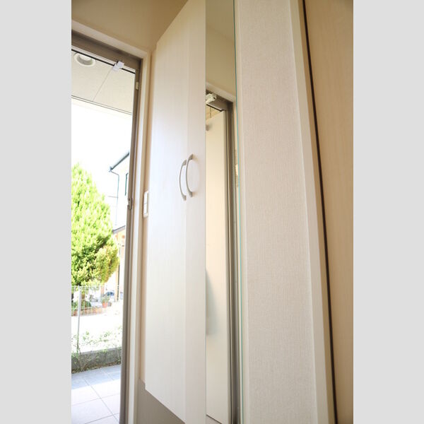 玄関 (トールタイプシューズボックス♪)