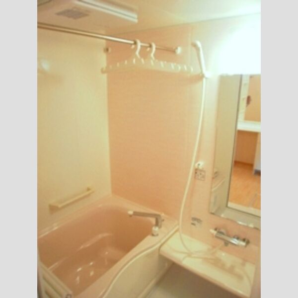 バス (明るい浴室はこんな感じ☆浴室乾燥も完備!!)