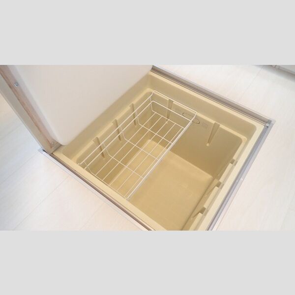 収納 (床下収納)