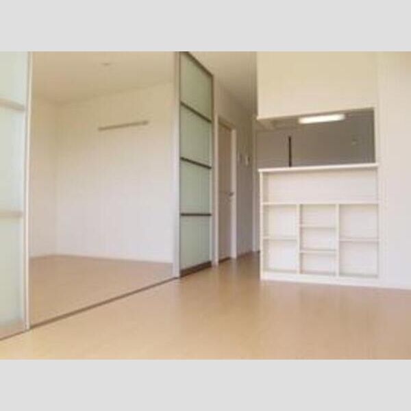 居室・リビング (DK～洋室の雰囲気です☆(スクリーンの開放で広く使えます♪))