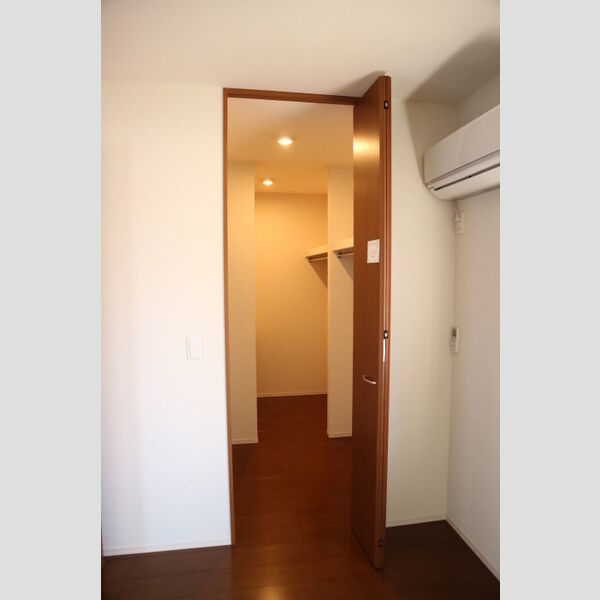 収納 (洋服が多い方へのウォークインクローゼット♪)