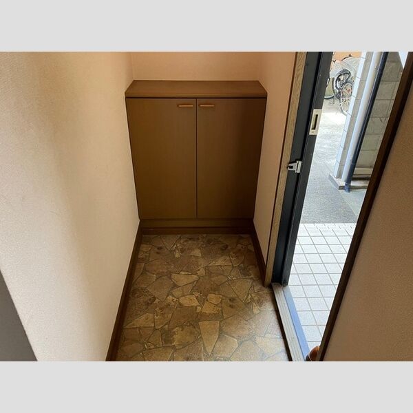 玄関 (玄関)