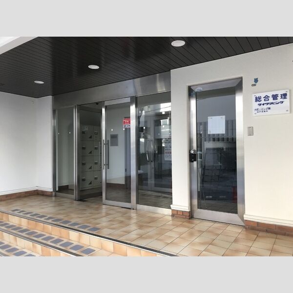 エントランス (エントランス)