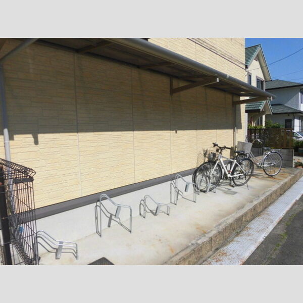 現地周辺 (駐輪場)