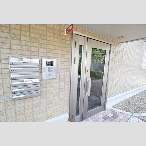 エントランス (オートロックドア)