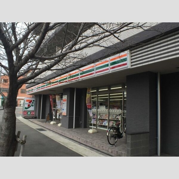 現地周辺 (セブンイレブン神戸六甲登山口店(785m))