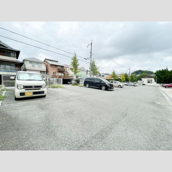 駐車場 (駐車場)