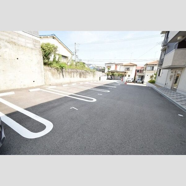 駐車場 (駐車場)