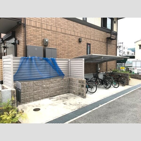 現地周辺 (駐輪場)