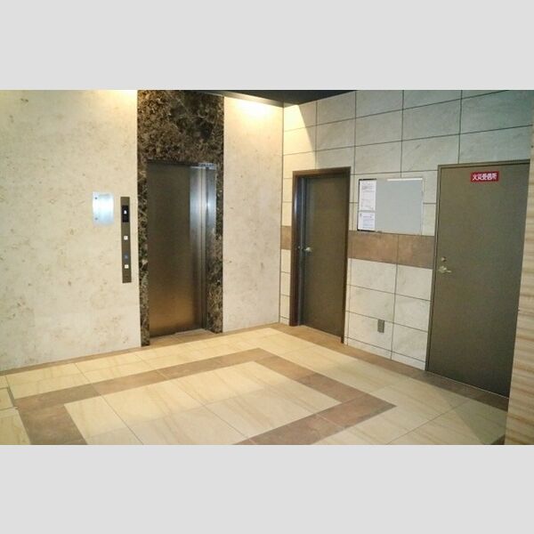 現地周辺 (ロビー)