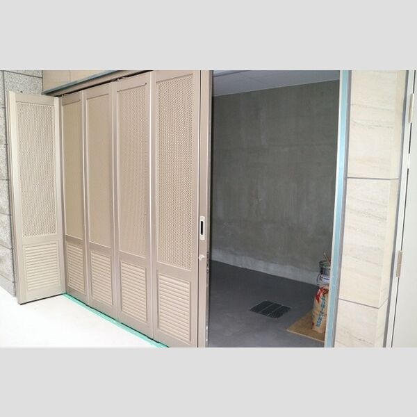 現地周辺 (ゴミ置場)