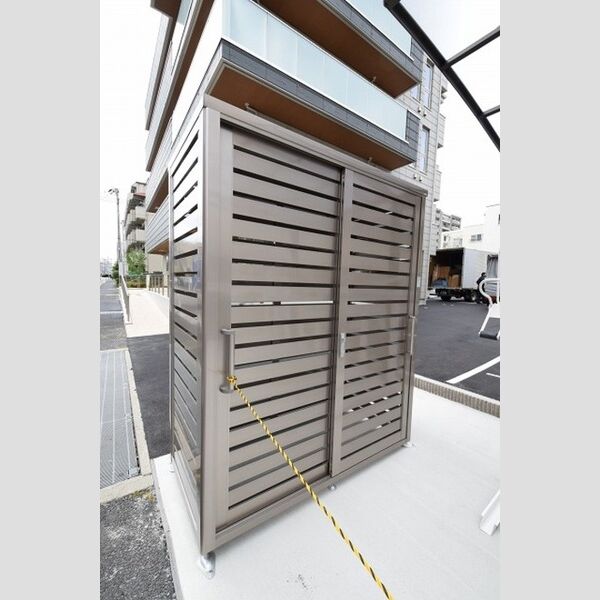 現地周辺 (入居者様専用ゴミ置場)