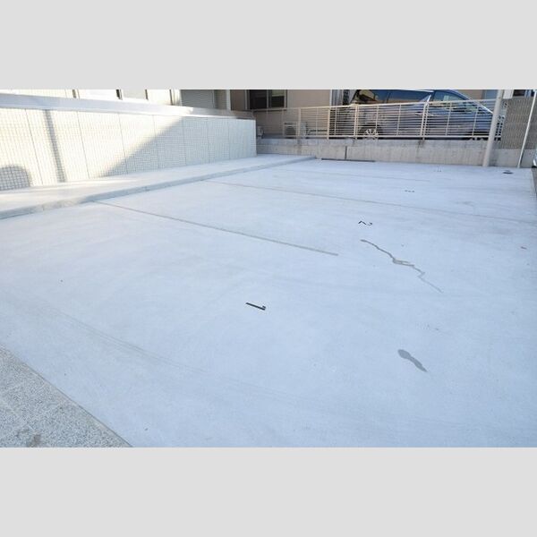 駐車場 (駐車場)