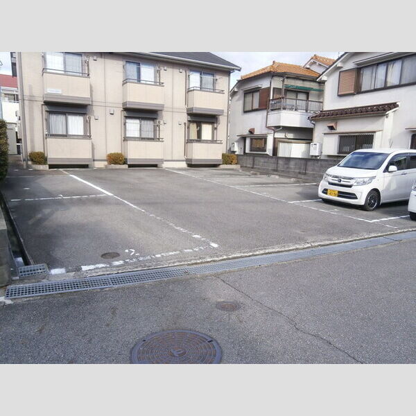 現地周辺 (駐車場)