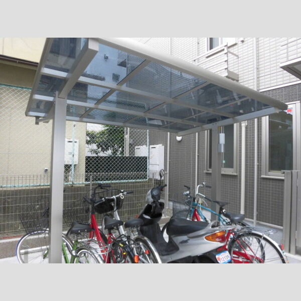 現地周辺 (駐輪場)