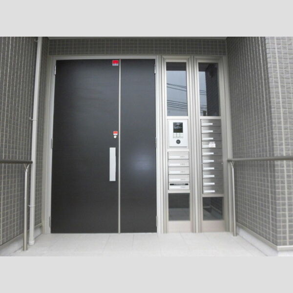 エントランス (オートロック付きエントランス)