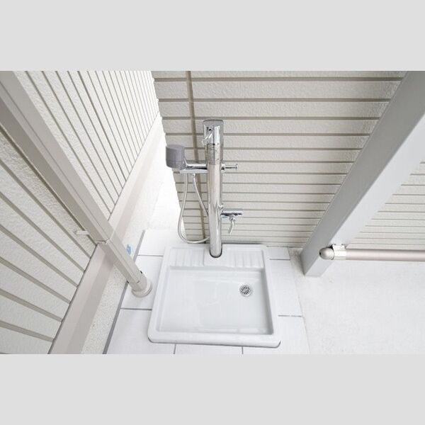 現地周辺 (ペット用水栓)