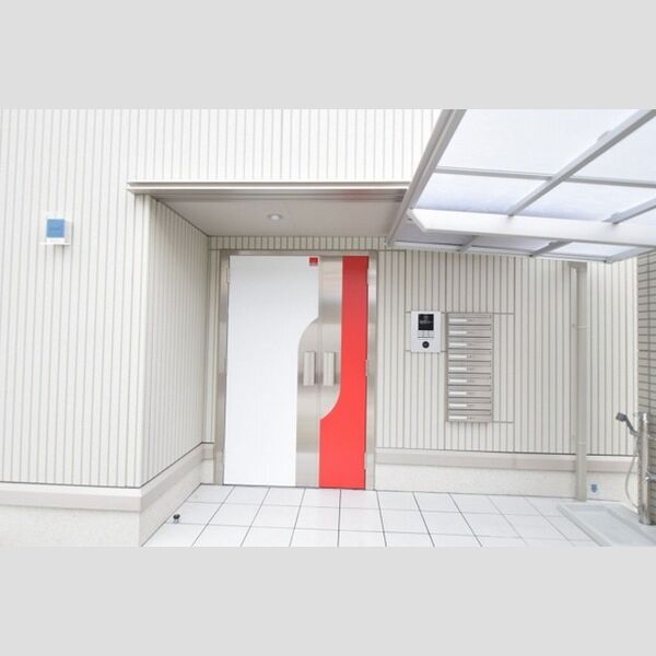 エントランス (エントランス)