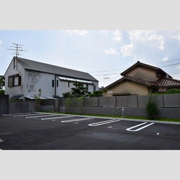 駐車場 (駐車場)