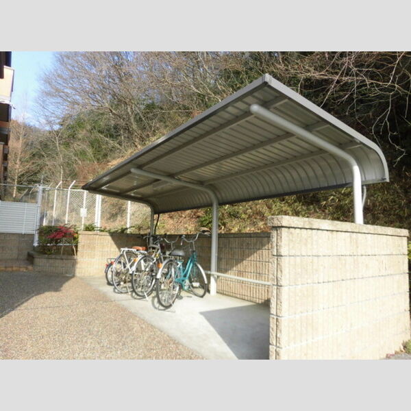 現地周辺 (駐輪場)