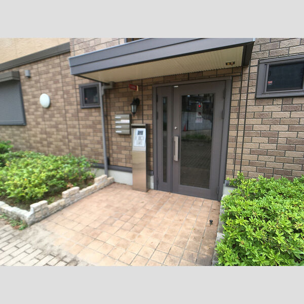 エントランス (エントランス)