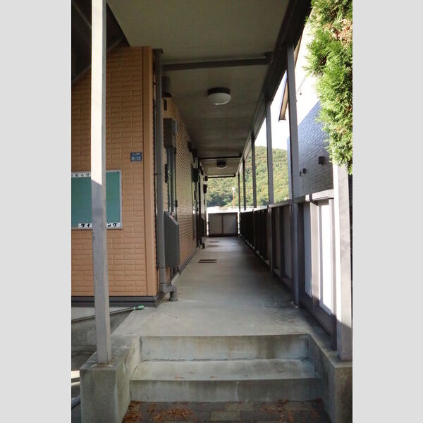 現地周辺 (外廊下)