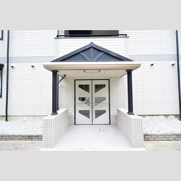 エントランス (エントランス)