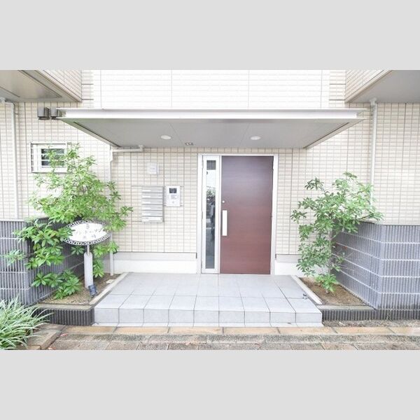 エントランス (オートロックドア)
